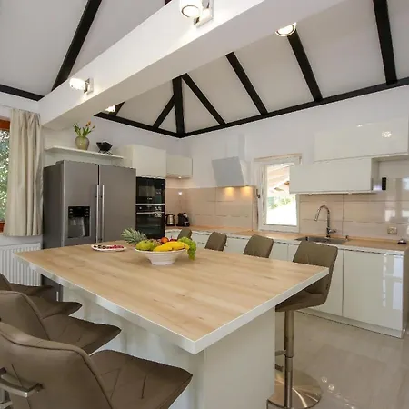 Ferienhaus Mit Privatpool Fur 8 Personen Ca 200 Qm In Pokrovnik, Dalmatien Dalmatinisches Hinterland Pokrovnik